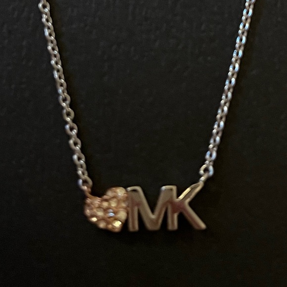 MK heart & logo necklace - Picture 3 of 3